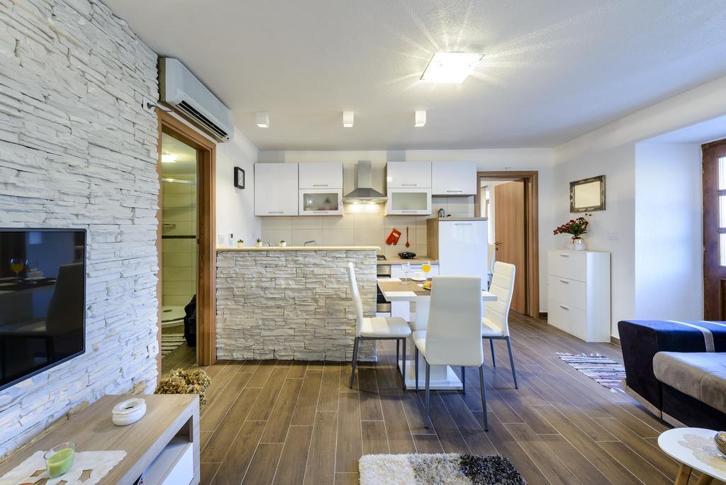 Apartment Mistral - Cosy Apartment With Sea View Molunat Extérieur photo