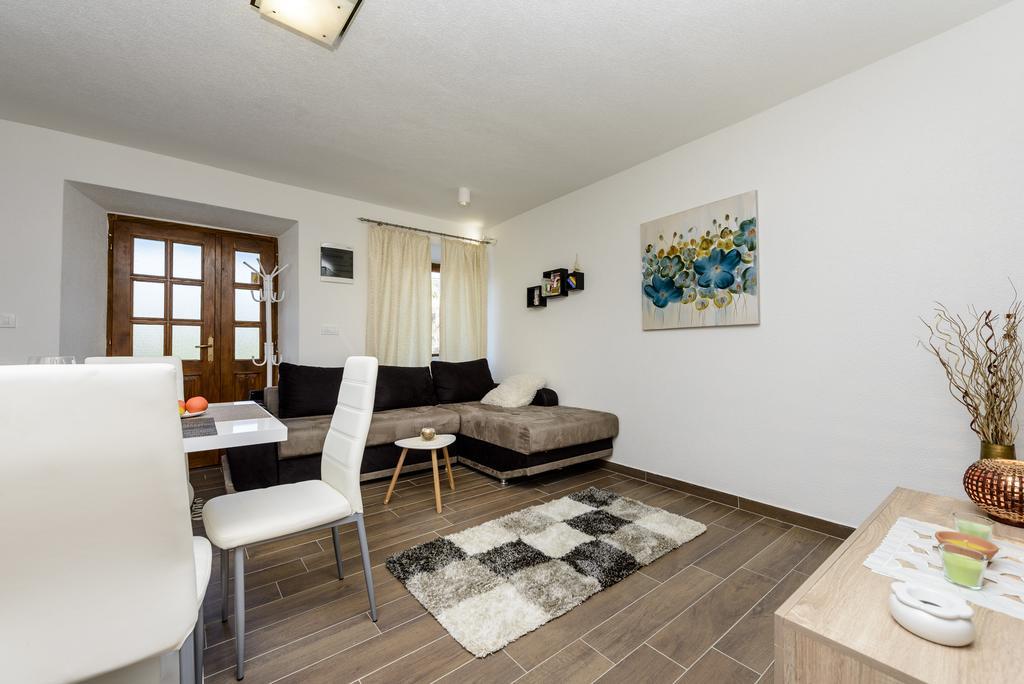 Apartment Mistral - Cosy Apartment With Sea View Molunat Extérieur photo
